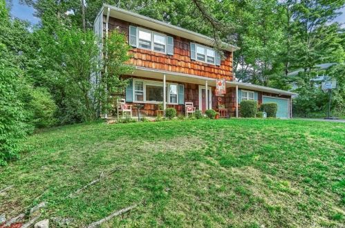 13 Robert Dr, Warwick, NY 10990-1928