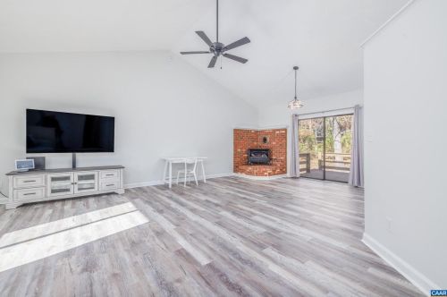 20 Loblolly Rd, Bybee VA  22963-3021 exterior