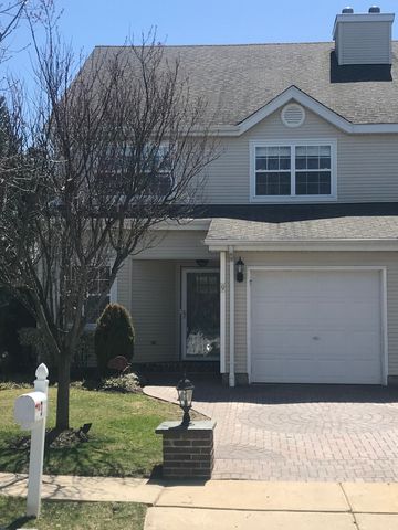 9 Dylan Pl, Huntington Station, NY 11747-4306