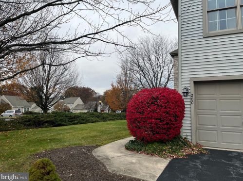 200 Crescent Dr, Swatara PA  17033-2335 exterior