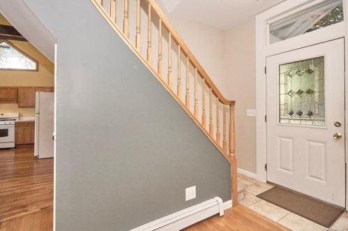 16 Hillside Ave, Middletown, NY 10940-6243