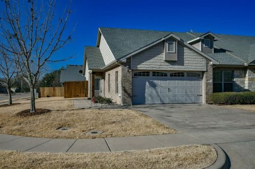 2227 Cobblestone Ct, Granbury, TX 76049-7601