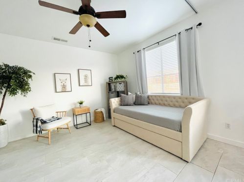 16043 Greyrock St, Victorville CA  92395-8628 exterior