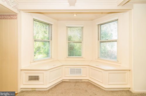 361 Redfern St, Trenton, NJ 08610-5319