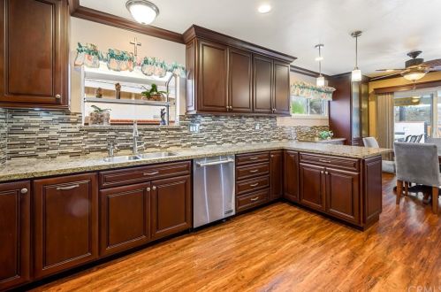 832 Stevely Ave, Long Beach CA 90808-4438 exterior