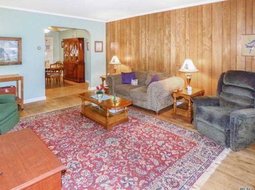 82-39 251st St, Jamaica, NY 11426-2604