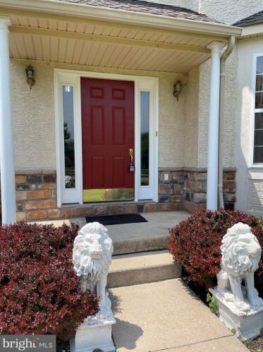 1404 Ellis Woods Rd, Pottstown, PA 19465-8156
