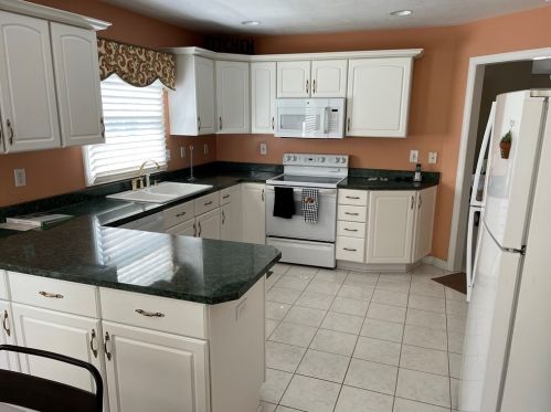 8116 Palomino Dr, Bridgeville PA  15017-1157 exterior