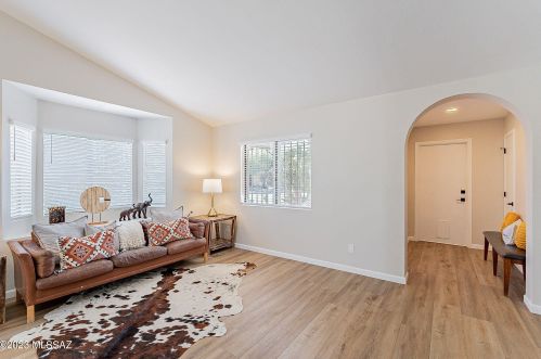 9215 Calle Maria, Tucson, AZ 85710-7336