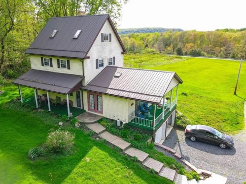1720 Wehrum Rd, Vintondale, PA 15961-9124