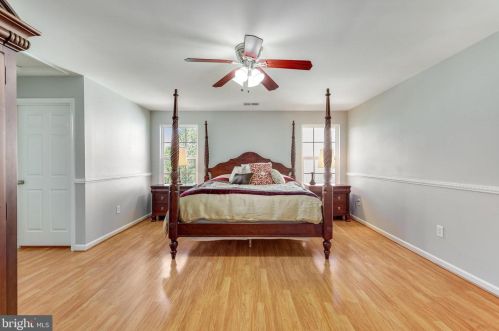 11 Broad Way, Lovettsville VA  20180-8608 exterior