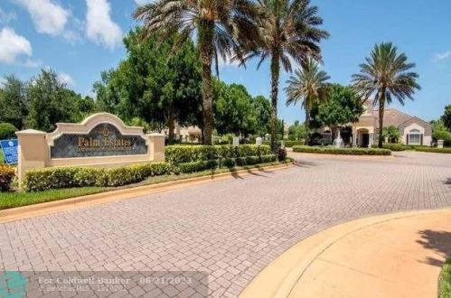 2262 57th Cir, Vero Beach FL  32966-4655 exterior