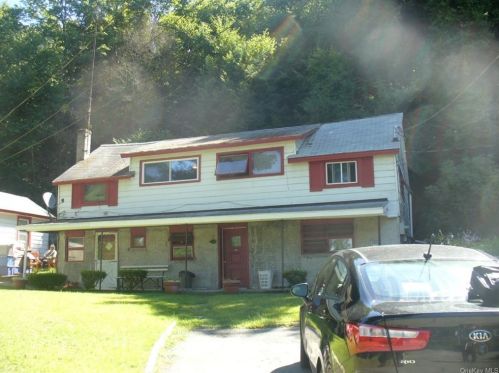 722 Old Route 17, Monticello NY  12701-7019 exterior