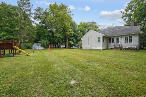 53 Mayer Dr, Airmont, NY 10901-3729