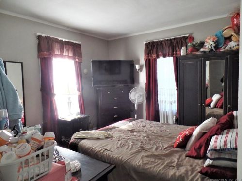 71 Merchant St, Bridgeport CT  06604-2214 exterior