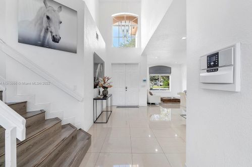 243 166th Ave, Hollywood, FL 33027-1032