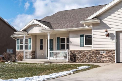 1808 Danny Dr, Mount Horeb, WI 53572-3641