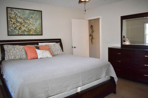 1366 Point Dr, Mount Pleasant SC  29466-9481 exterior