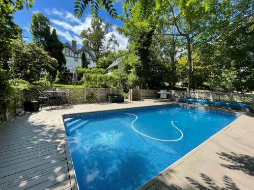 191 Mountain Ave, Montclair, NJ 07042-1722