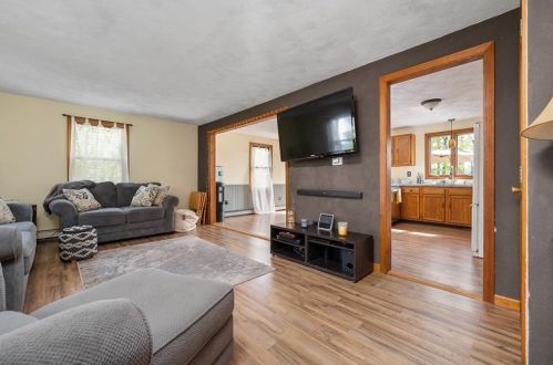 37 Plant St, Cumberland RI  02864-1910 exterior