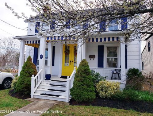 11 Washington St, Tinton Falls, NJ 07701-1812