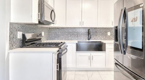 26 Elm St, Central Islip NY  11722-4145 exterior