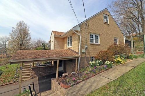 99 Stella Dr, Trafford, PA 15085-1618