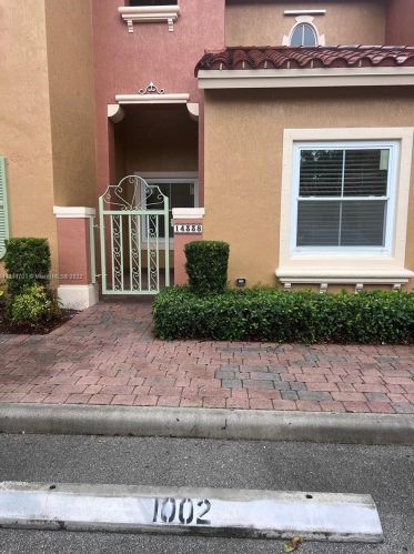 14338 11th St, Hollywood, FL 33027-6148