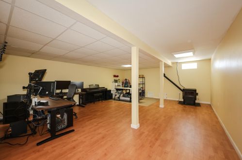 39 Bradford Cir, Hillsboro NH  03244-4864 exterior