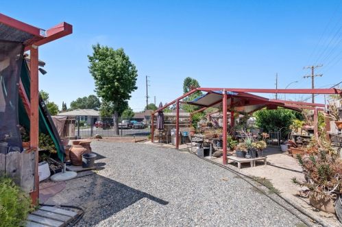 5630 Arlington Ave, Riverside, CA 92504-2033