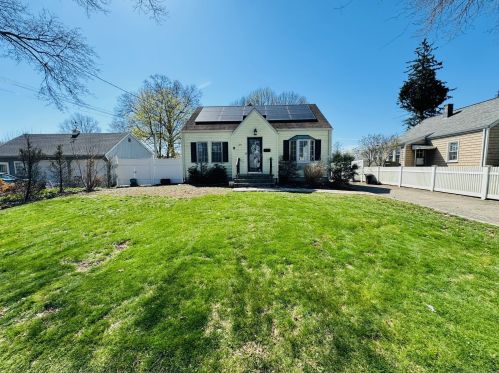 375 Reitter St, Stratford, CT 06614-3740