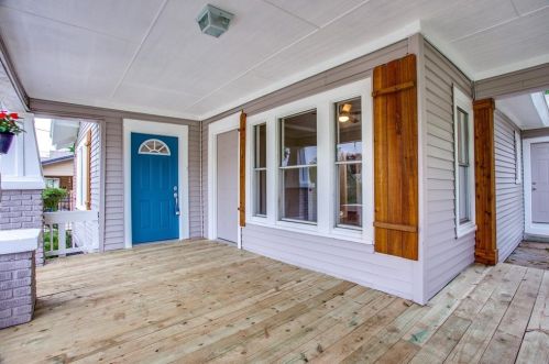 1909 Wallace St, Fort Worth, TX 76105-2507
