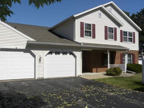 2514 Village Ln, Oshkosh, WI 54904-8354