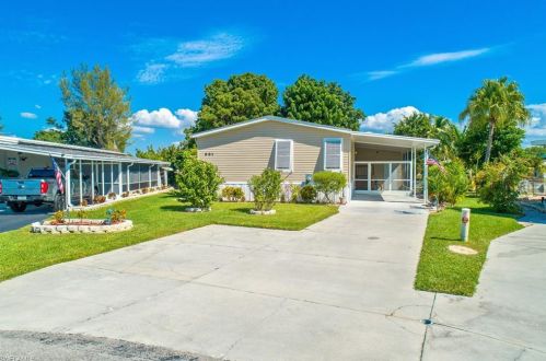 881 Cape Haze Ln, Naples, FL 34104-4100