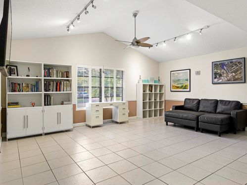 1050 31 Ave, Vero Beach FL 32960-4096 exterior