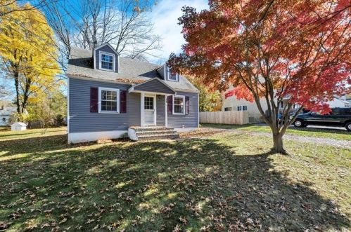 18 Kinderhook Dr, Poughkeepsie, NY 12603-5309