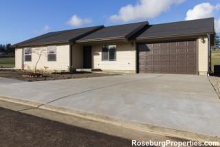 690 Tokay St, Winston, OR 97496-7534