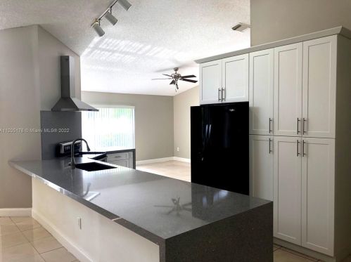 13230 20th St, Hollywood, FL 33027-3402