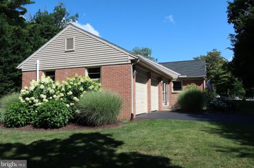 300 28th St, Camp Hill PA  17011-2801 exterior