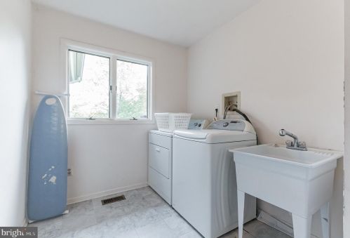 12 Oak Pl, Princeton NJ  08540-4745 exterior