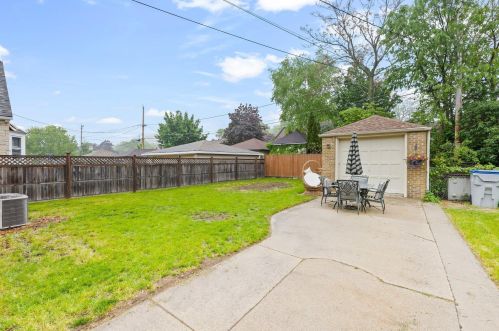 3140 32, Milwaukee WI 53215-4233 exterior