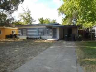2113 Red Robin Ln, Sacramento, CA 95821-4515