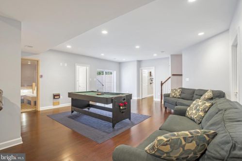 42104 Glynn Tarra Pl, Leesburg VA  20176-5478 exterior