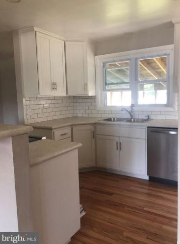 121 Grn St, Camp Hill PA  17011-6552 exterior