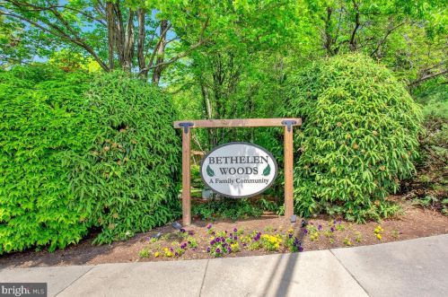 7417 Erska Woods Ct, Springfield, VA 22153-2013