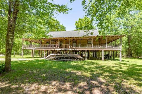 9570 Skeeter Dr, Orange, TX 77632-7115