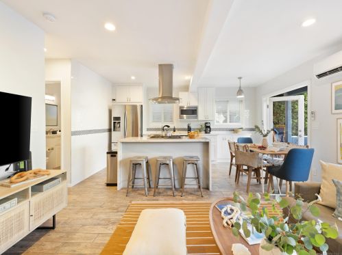 824 Anacapa Ct, San Diego CA  92109-8203 exterior