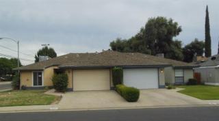 605 Vine Ct, Lemoore CA  93245-3492 exterior