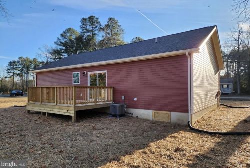 211 Erica Dr, Montross VA  22520-4154 exterior