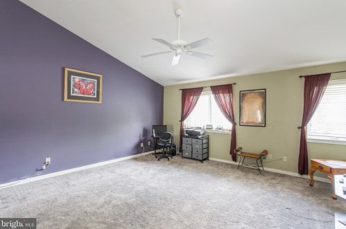 8506 Park Ct, Wilmington, DE 19802-7703